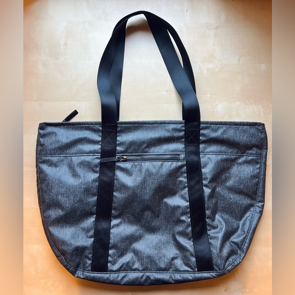 Aruna Aamina Yoga Tote in Charcoal with red lining gym bag beach bag - Picture 5 of 10